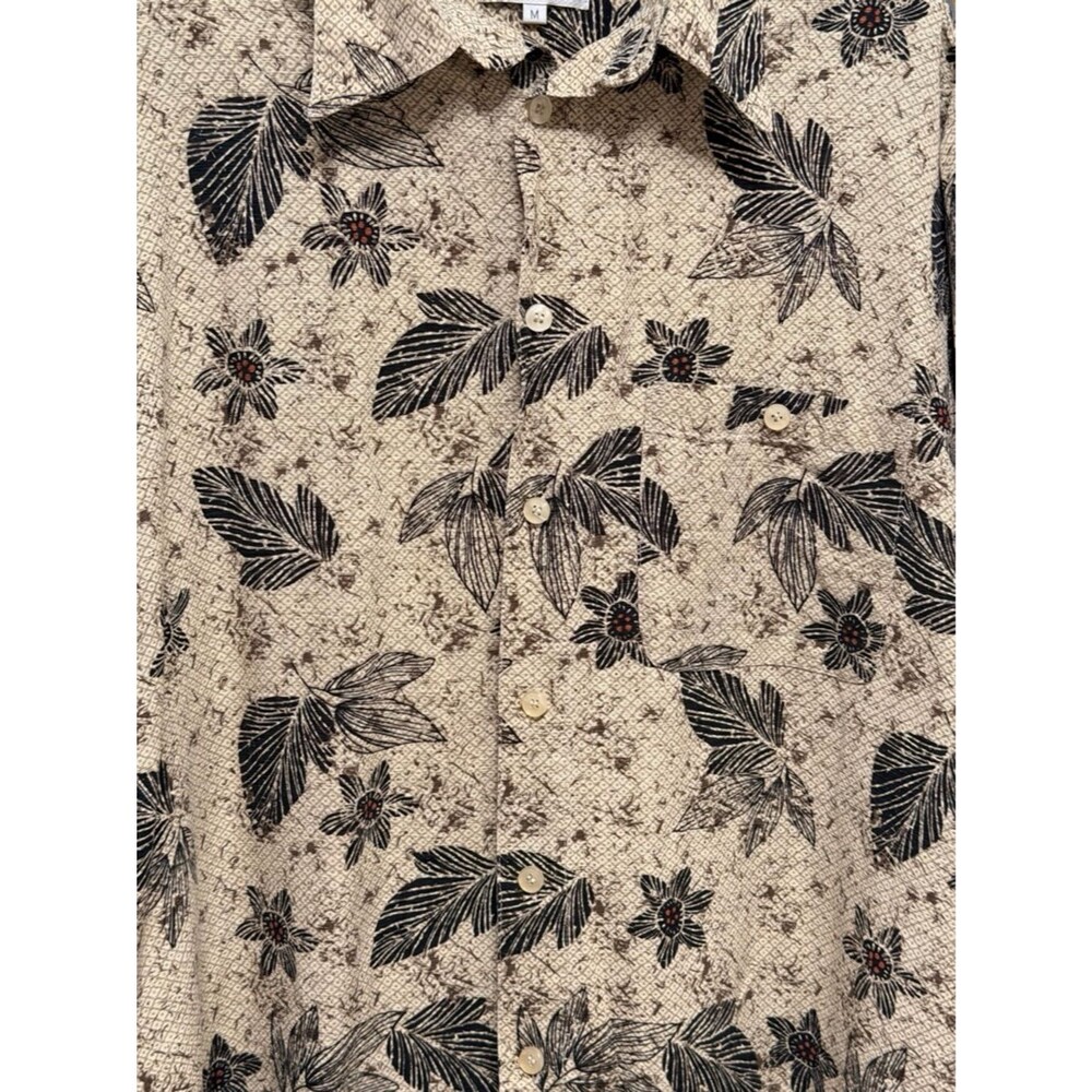Chereskin 100% Silk Batik Tropical Camp Shirt Tan Black Border Print Men M - Picture 3 of 5